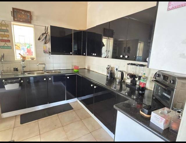 3 BEDROOM HOUSE FOR SALE IN BRAMLEY VIEW